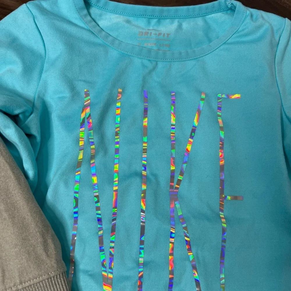 2T Nike Tops - Picture 3 of 4